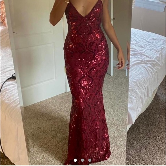 Red Sequence FashionNova Maxi Dress. In perfect condition. Size Small - Picture 1 of 3